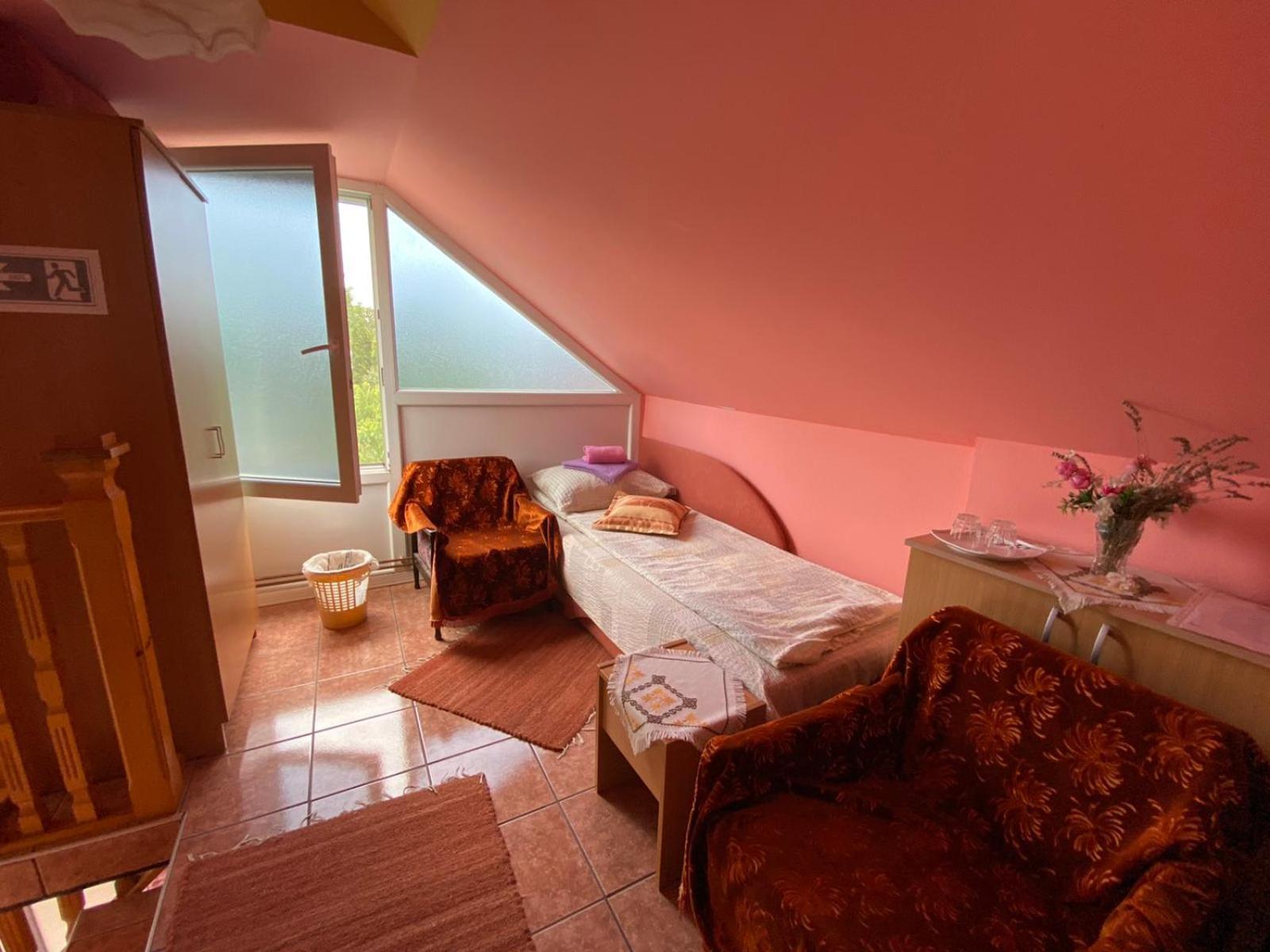 Sud ,,Antal I Olga,, Acomodação com café da manhã Skorenovac Quarto foto